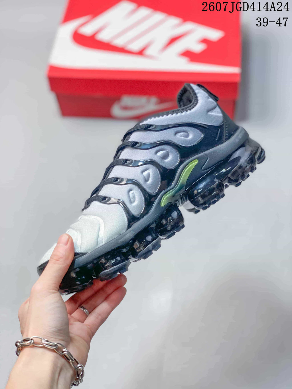 Nike Air VaporMax Plus Sneakers Gray Black Green 2607JGD414A24