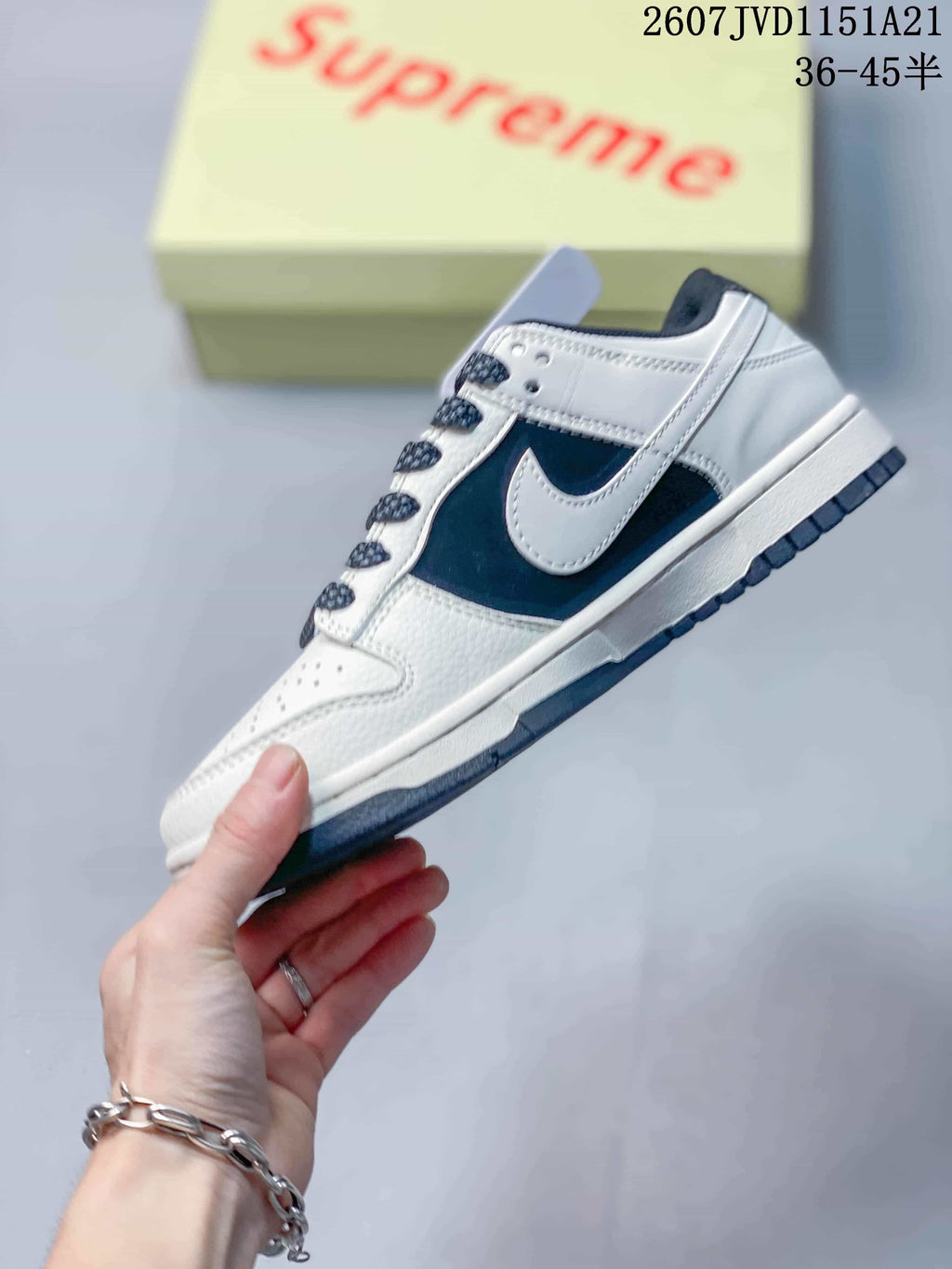 Nike Dunk Low Retro x Supreme White Navy Red 2607JVD1151A21