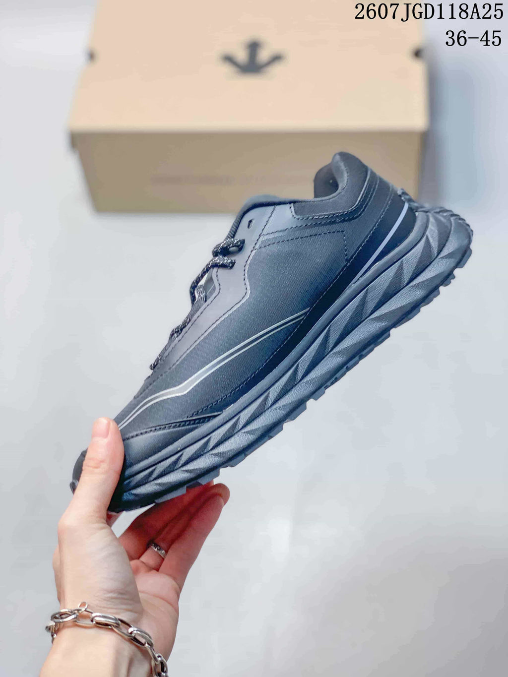DESCENTE TERRAIND Low-Top Hiking Shoes Dark Gray SQ323LCR92