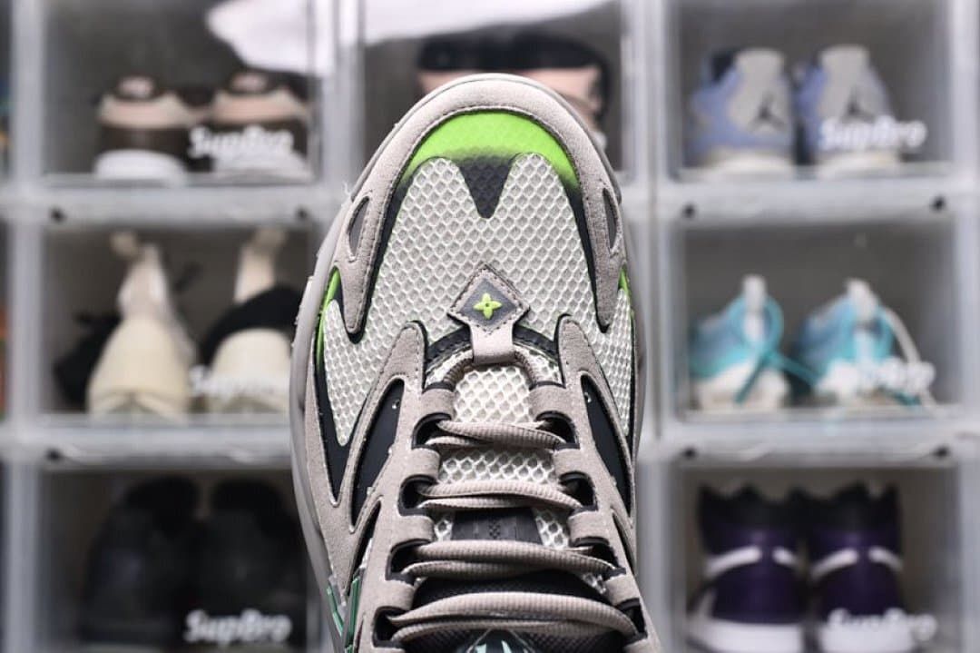 Louis Vuitton Runner Tatic 2023 SS Sneakers in Gray and Green