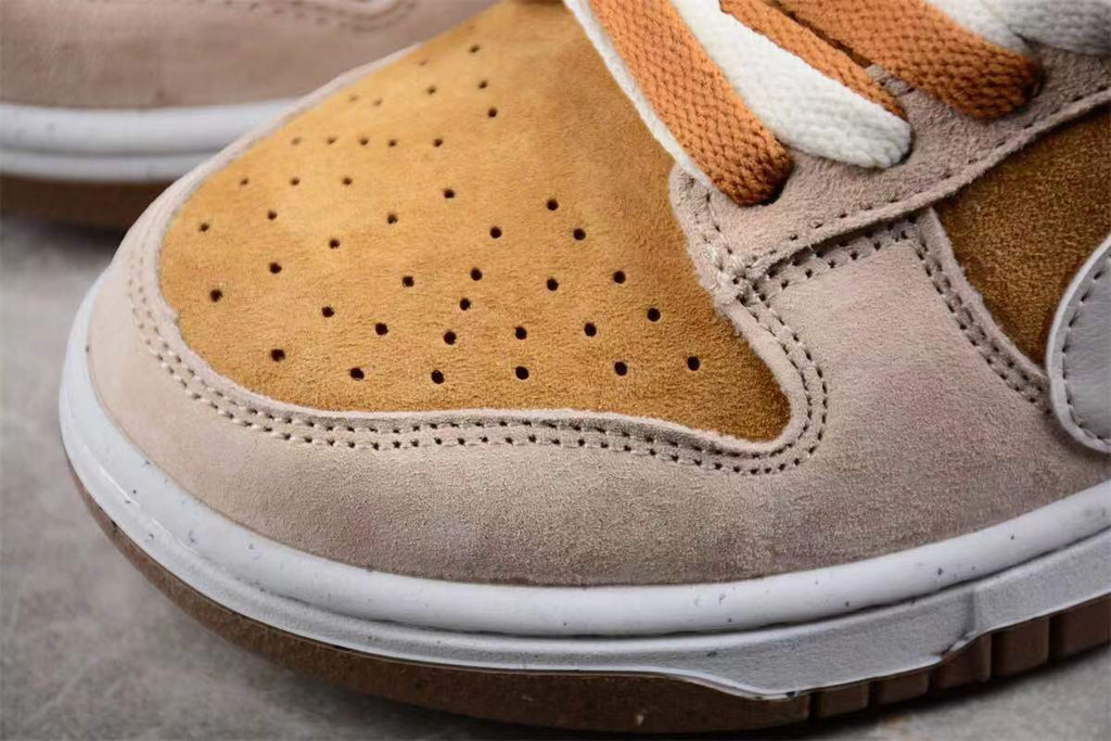 Nike SB Dunk Low DO9457-100 Sneakers