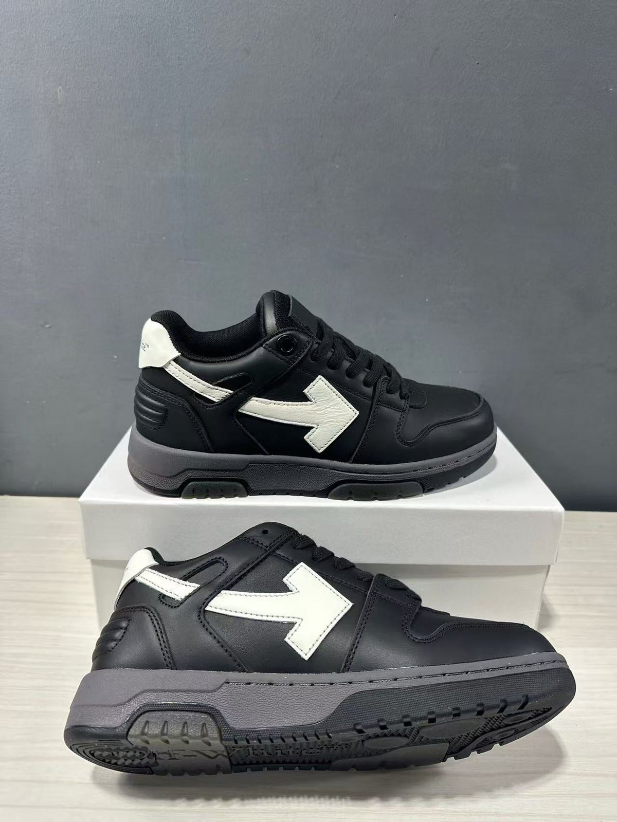 Off-White Out Of Office Low-Top Sneakers Black White OWIA189C99LEA0061001