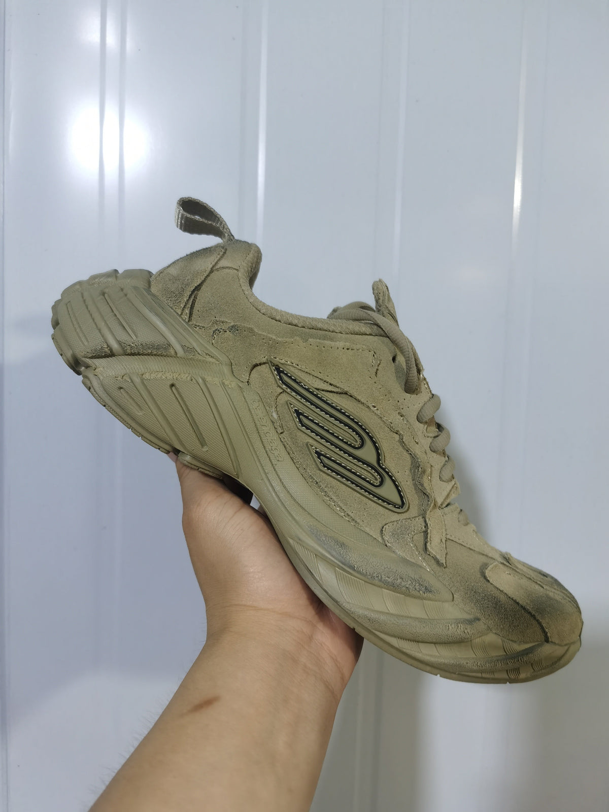 3K Company 9090 Monday Suede Sneakers Beige