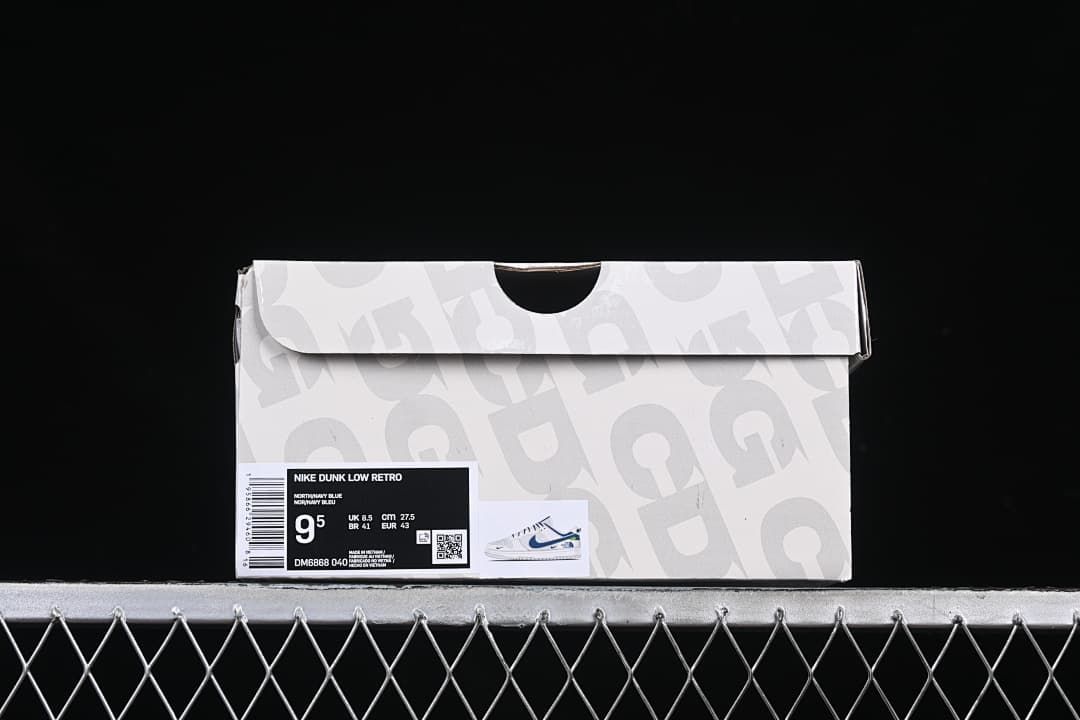 Nike Dunk Low North Face Colorway Sneakers DM6868-040