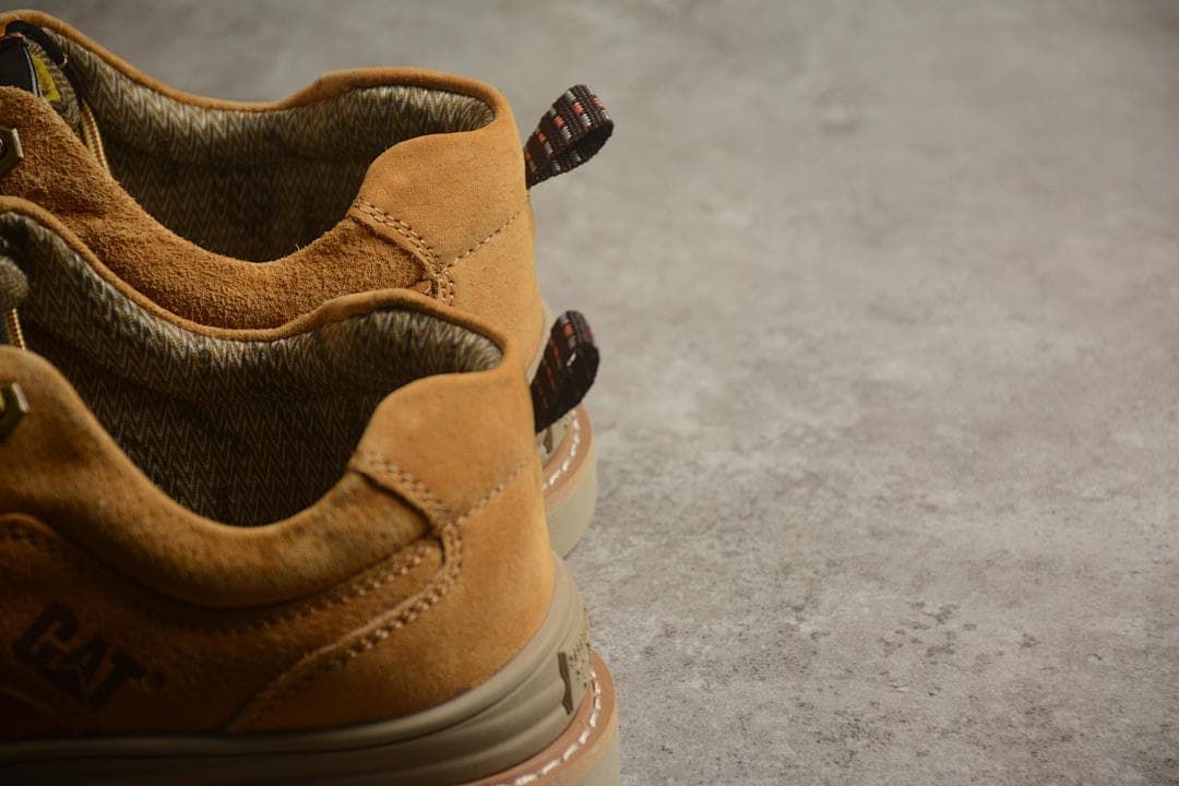 CAT Tramp Hike Low Men's Suede Shoes in Wheat