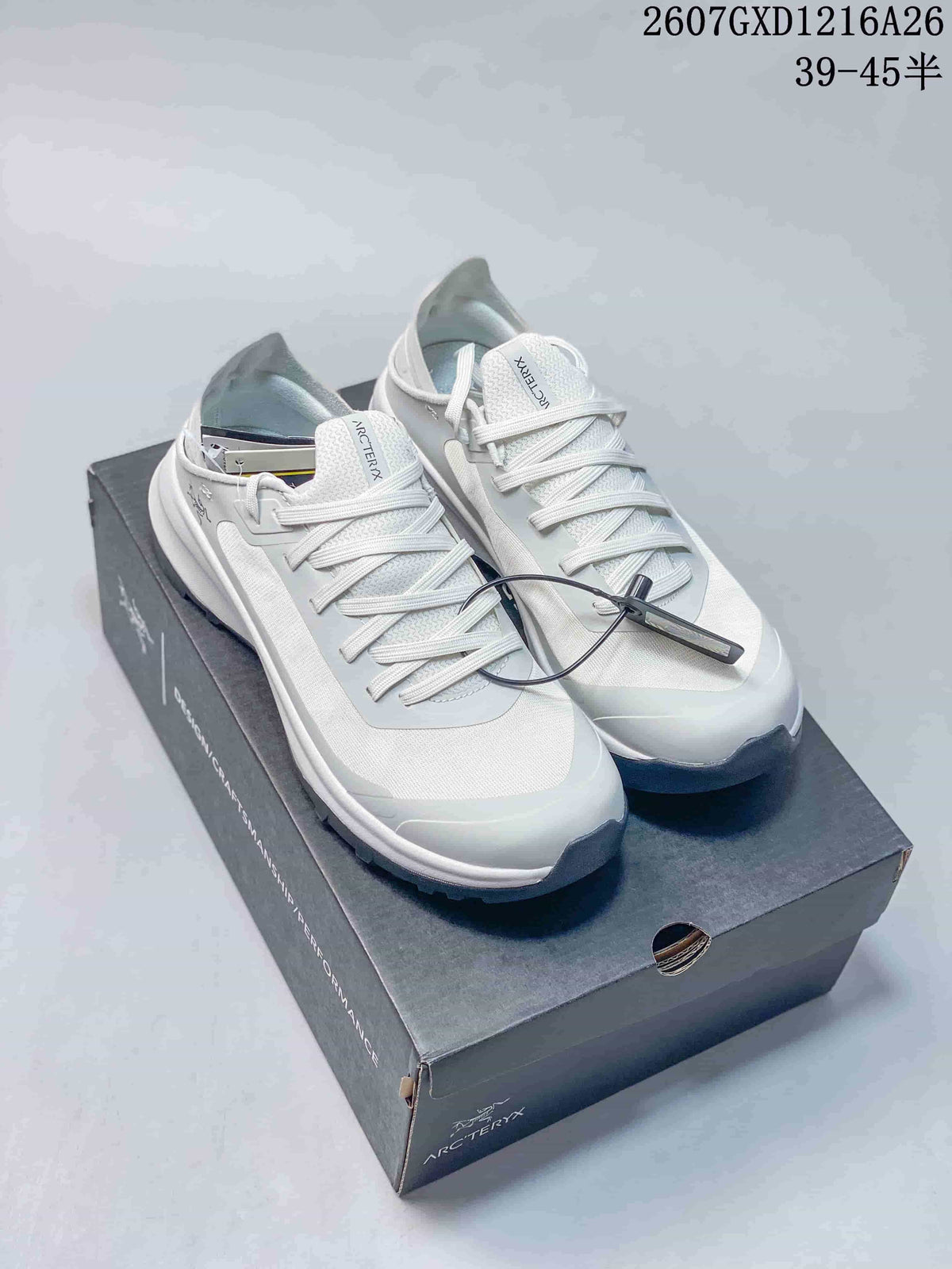 Arc'teryx Sylan Low-Top Trail Running Sneakers White