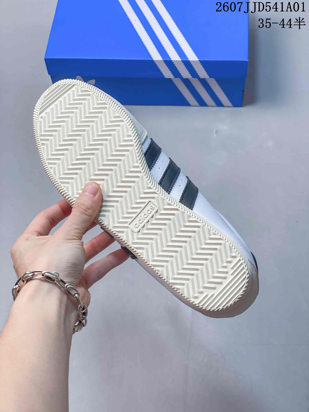 Adidas Originals VS JOG 2.0 Low-Top Sneakers, White and Black