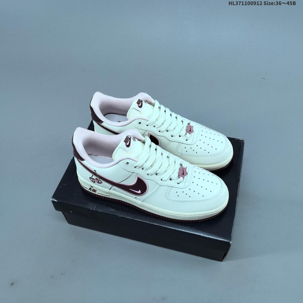 Nike Air Force 1 ’07 Low-Top Sneakers
