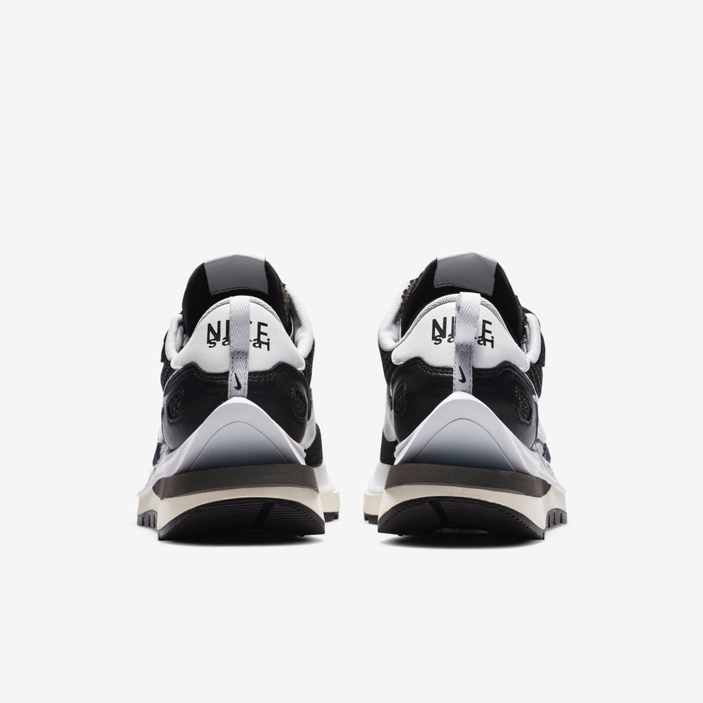 Nike sacai VaporWaffle CV1363-001 Black White Sneakers