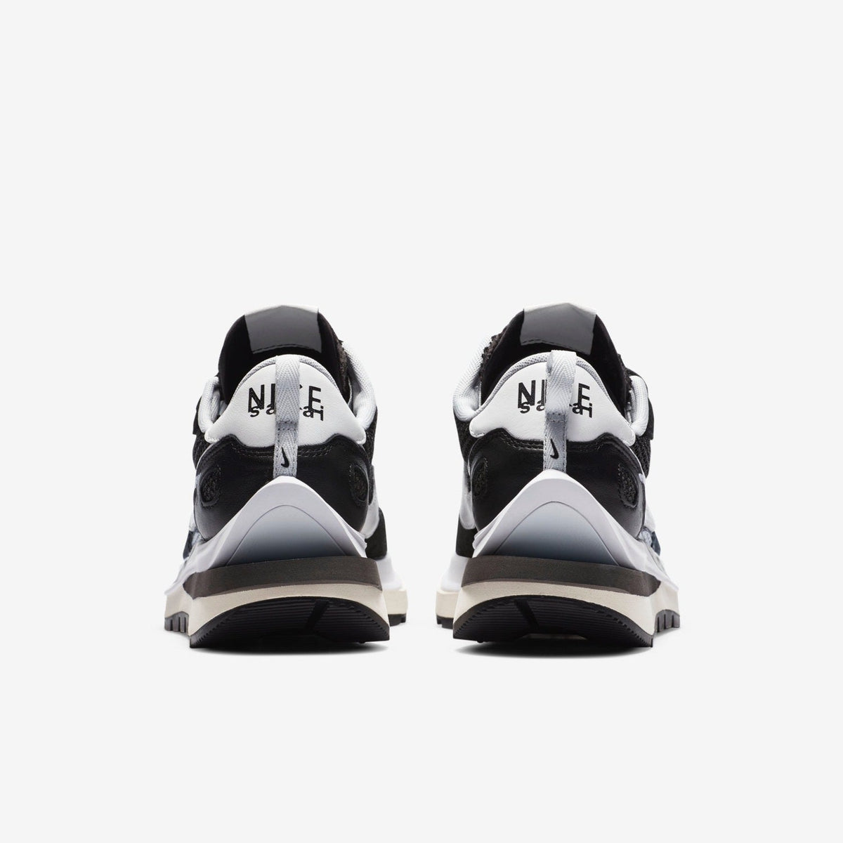 Nike sacai VaporWaffle CV1363-001 Black White Sneakers
