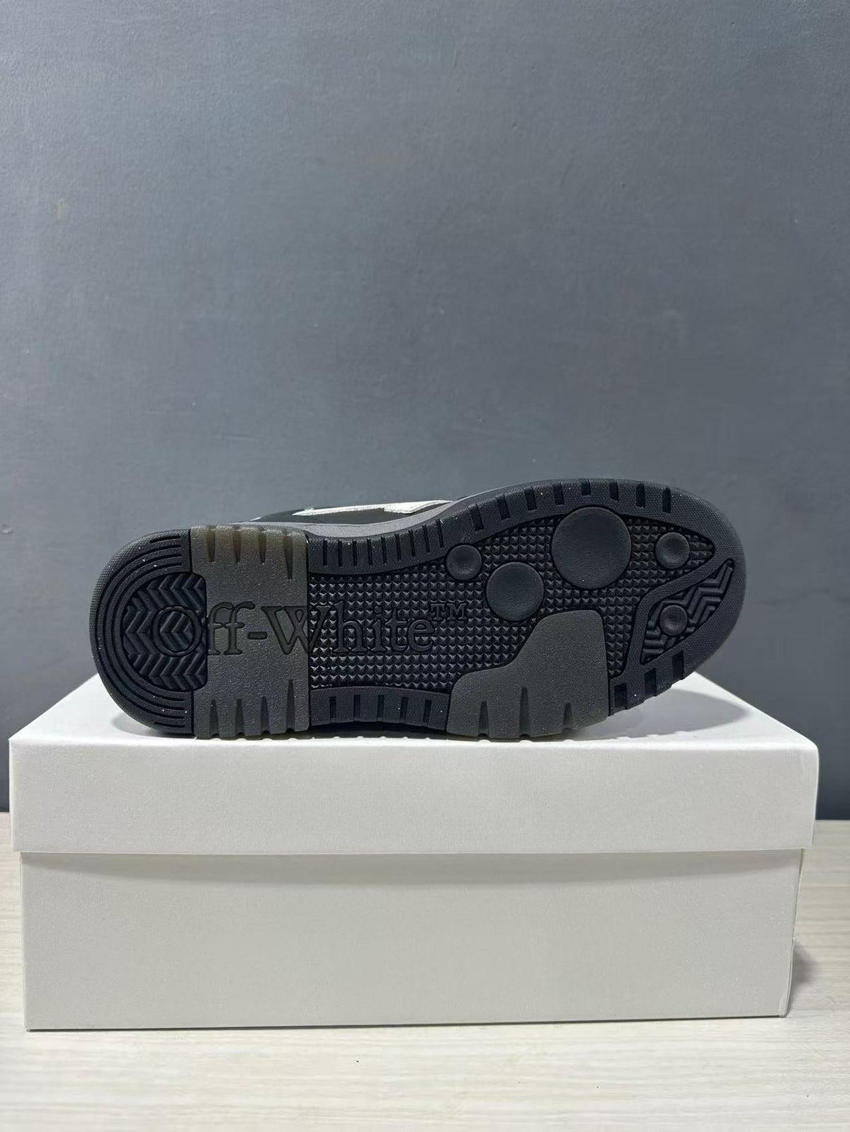 Off-White Out Of Office Low-Top Sneakers Black White OWIA189C99LEA0061001