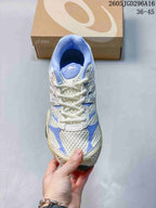 ASICS Gel-Cumulus 16 Sneakers in Cream and Blue