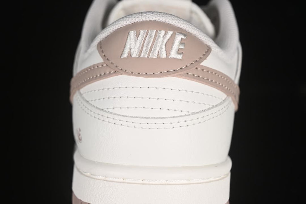 Nike SB Dunk Low Mocha White Sneakers