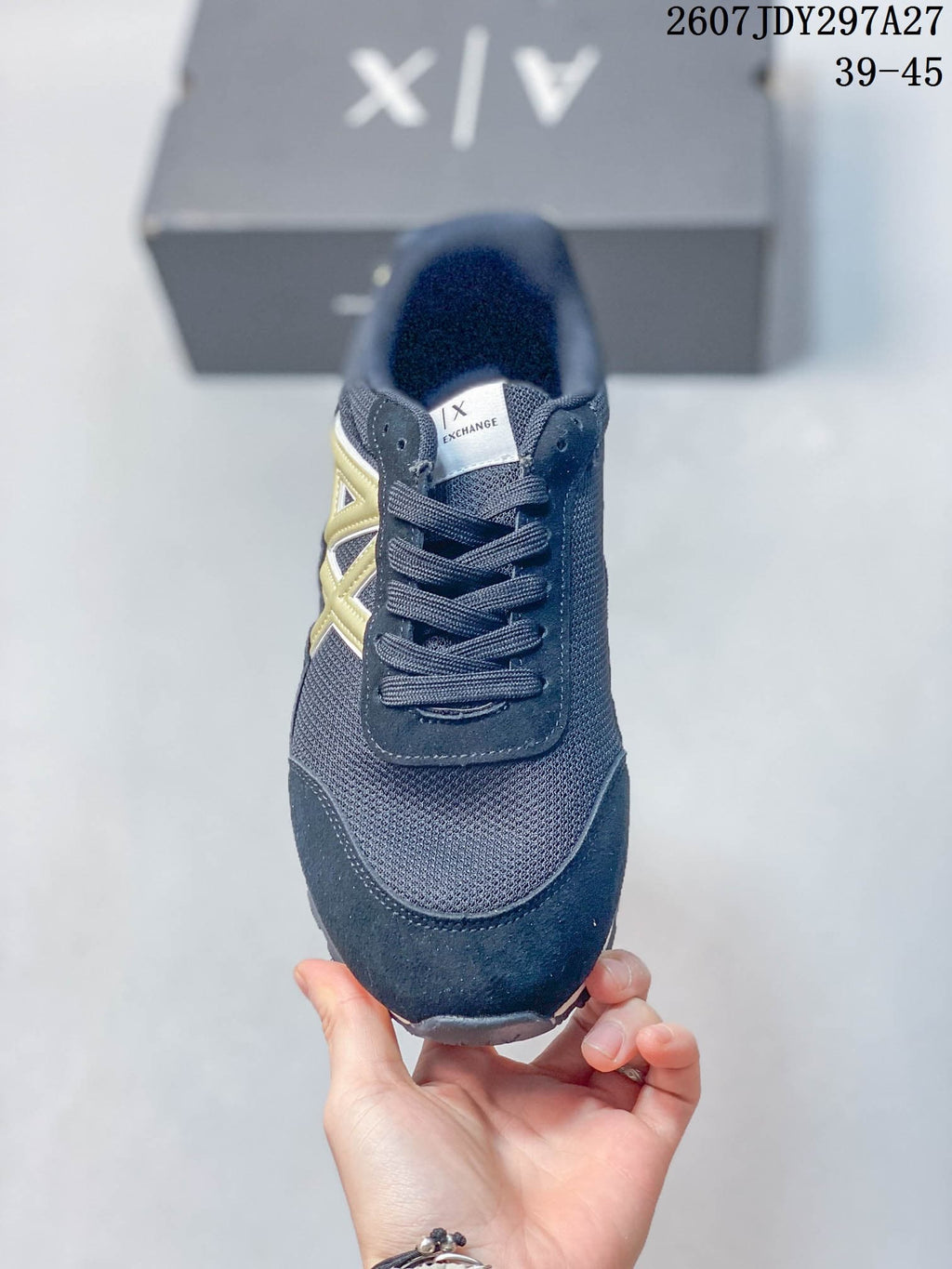 Armani Exchange X8X241 XK435 Low-Top Sneakers Navy/Gold