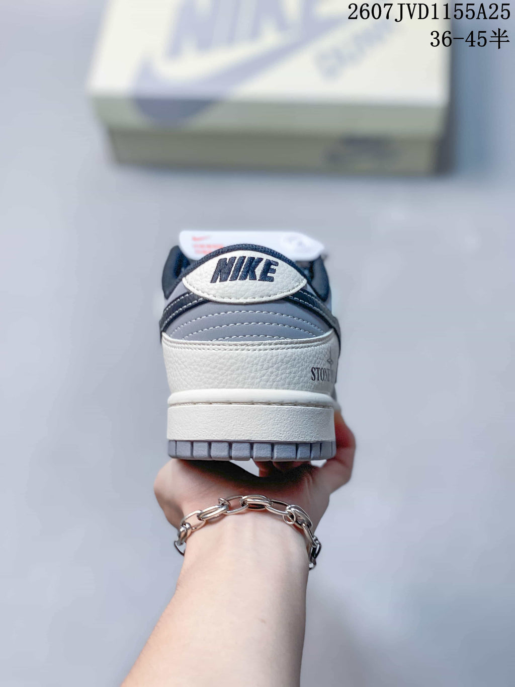 Nike SB Dunk Low Pro Low-Top Sneakers Grey White 2607JVD1155A25