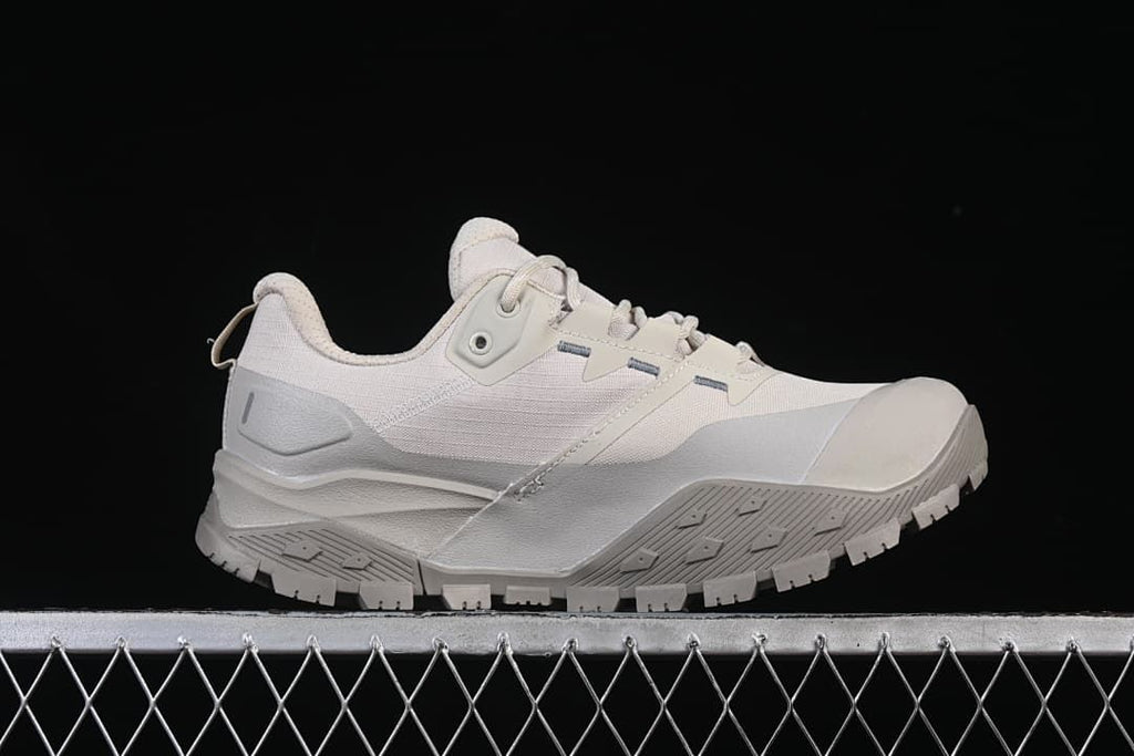 The North Face Summit Offtrail GTX Hiking Shoes, White