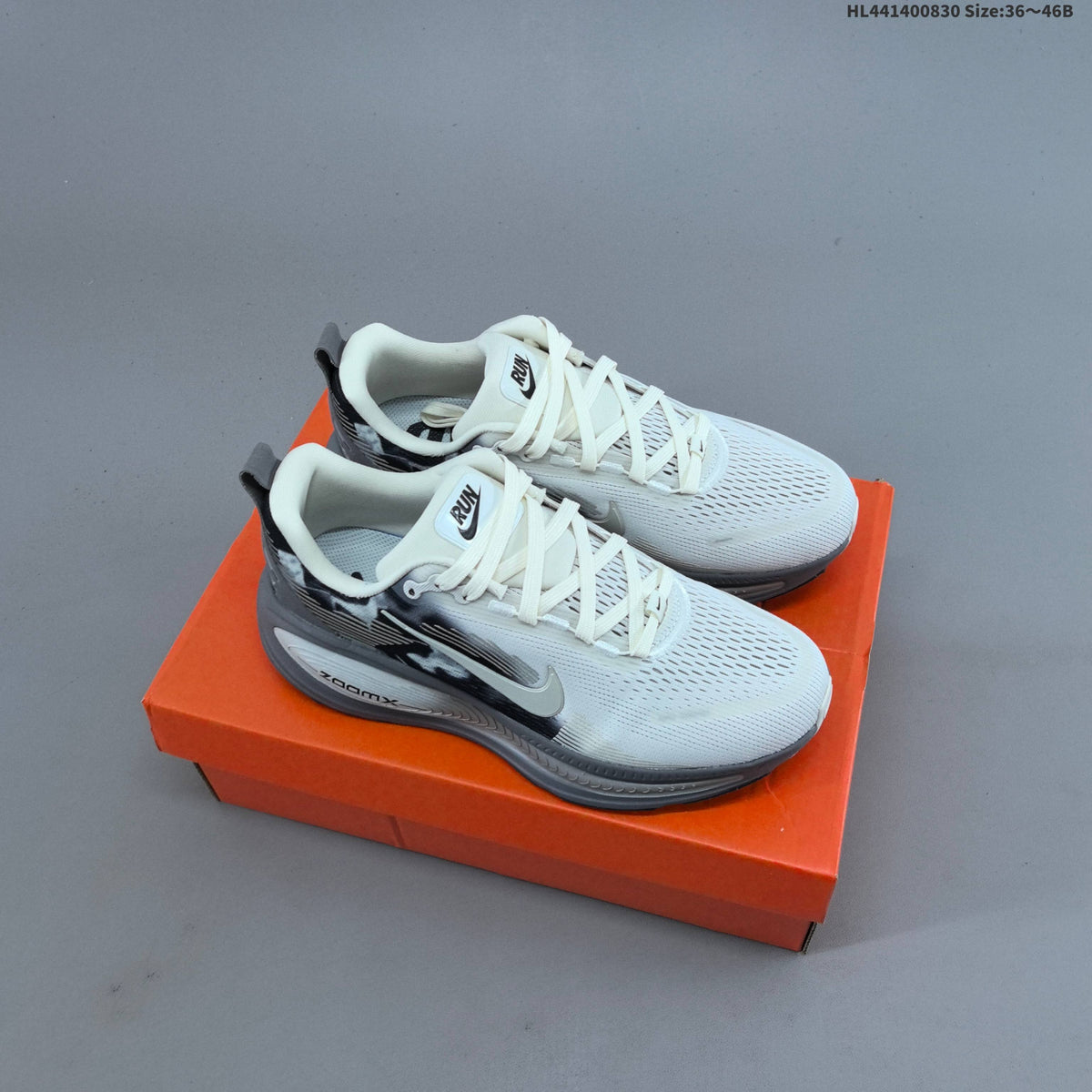 Nike Vomero 18 Running Shoes