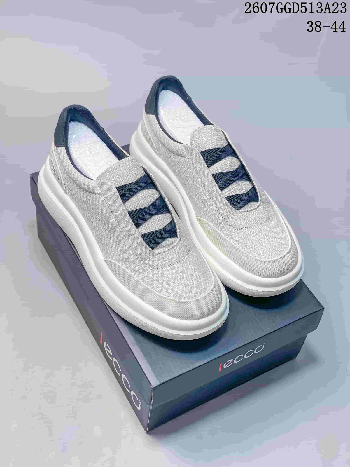 ECCO Men's Light Gray Slip-On Sneakers 2607GGD513A23