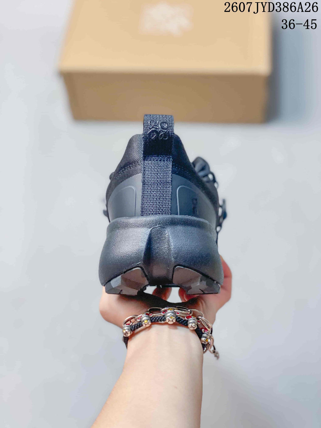 On x LOEWE Low-Top Sneakers Black 2607JYD386A26
