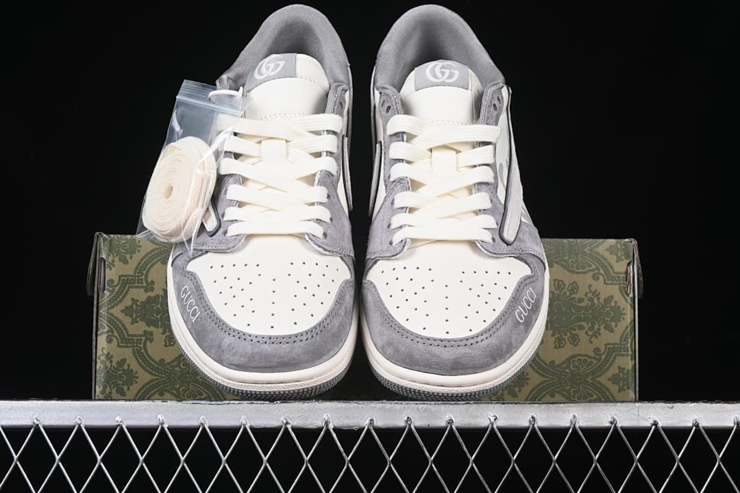 Travis Scott x Fragment Design x Air Jordan 1 Low OG SP Sneakers