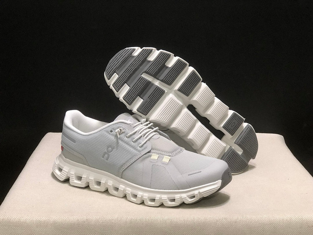 On Cloud 6 Gray and White Sneakers