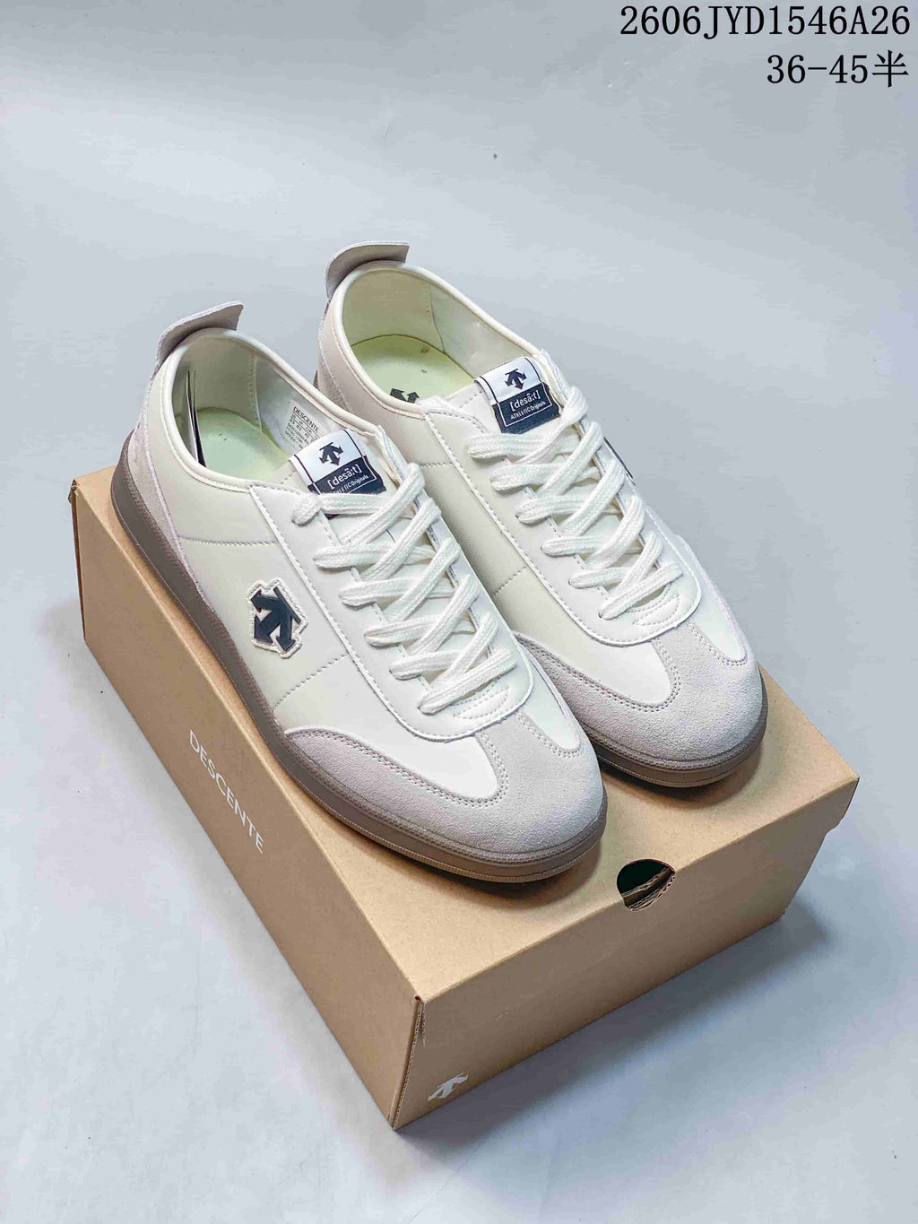 Descente COURT SB Low-Top Sneakers, White and Gray