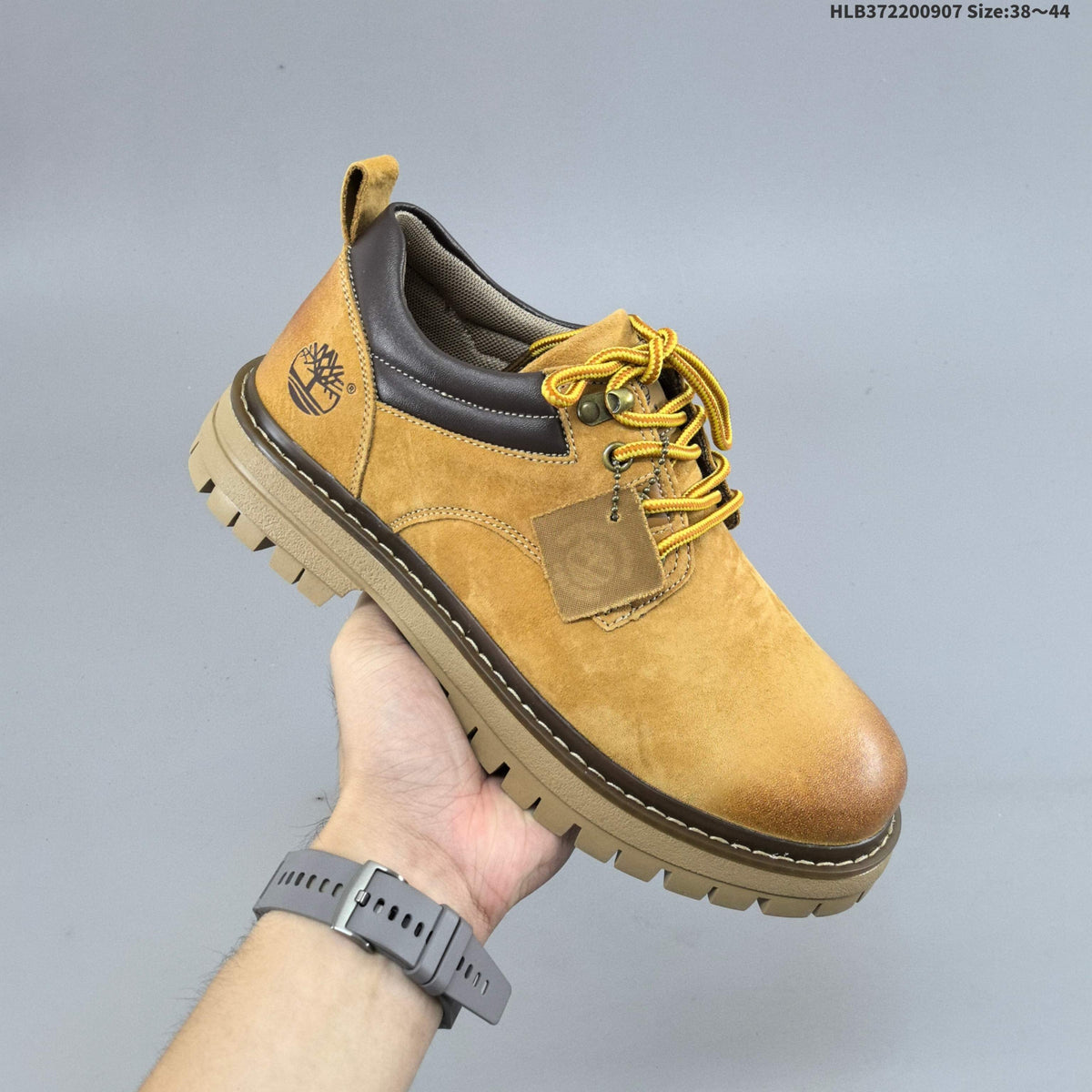 Timberland Low-Top Lace-Up Shoes in Wheat