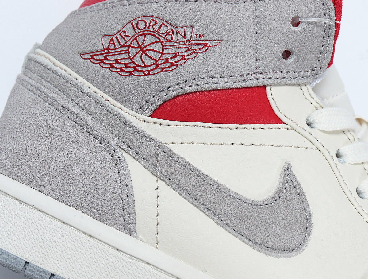 Jordan 1 Retro High OG Light Smoke Grey Sneakers CT3443-100