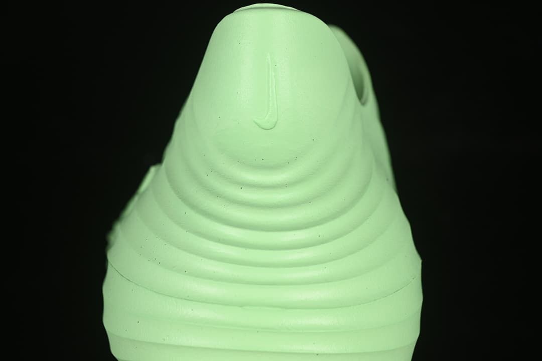 Nike ReactX Rejuven8 Clogs in Light Green HV5062-700