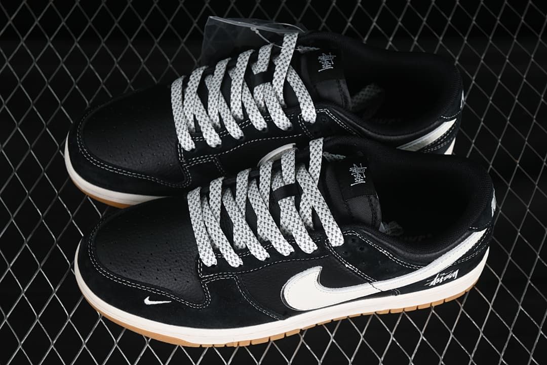 Nike SB Dunk Low Stüssy Black White Gum Sneakers