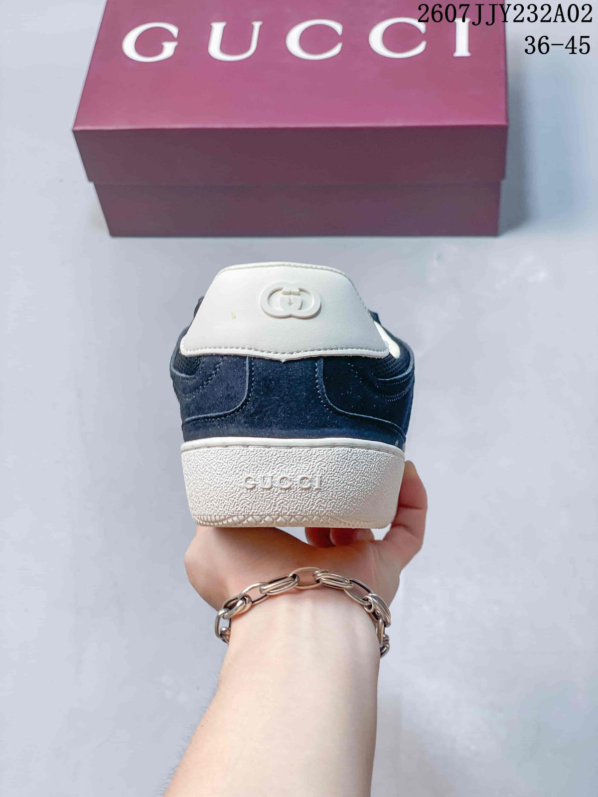 Gucci G75 Low-Top Sneakers in Navy and White
