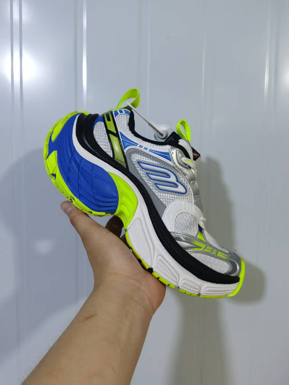 0510 Chunky Sneakers White Blue Neon Green