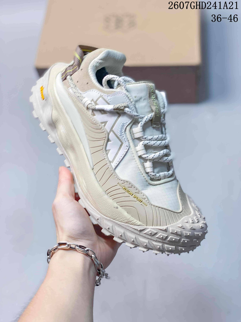 KOLON SPORT LIT CAMP Low-Top Hiking Sneakers 07GHD241A21