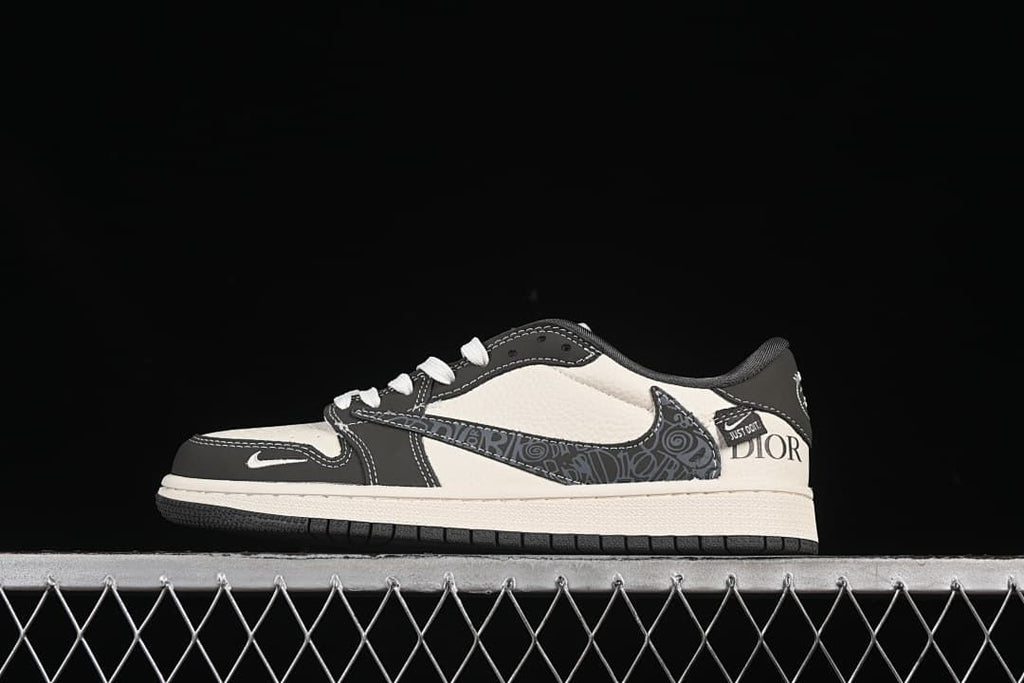 Travis Scott x Fragment Design Air Jordan 1 Low Sneakers
