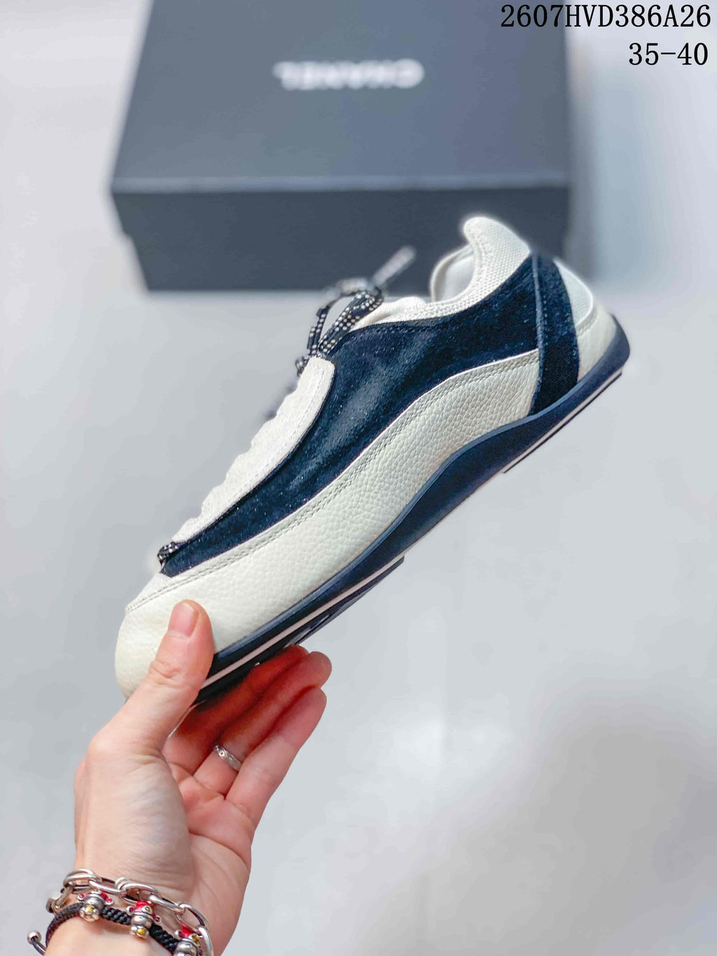 Chanel 26SS Black and White Low-Top Sneakers 2607HVD386A26
