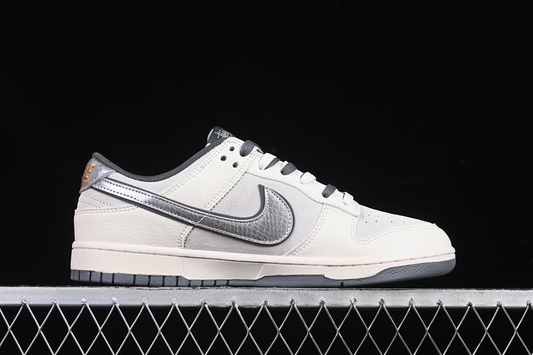 Nike Dunk Low Stüssy Snake-Year Sneakers DM6868-008