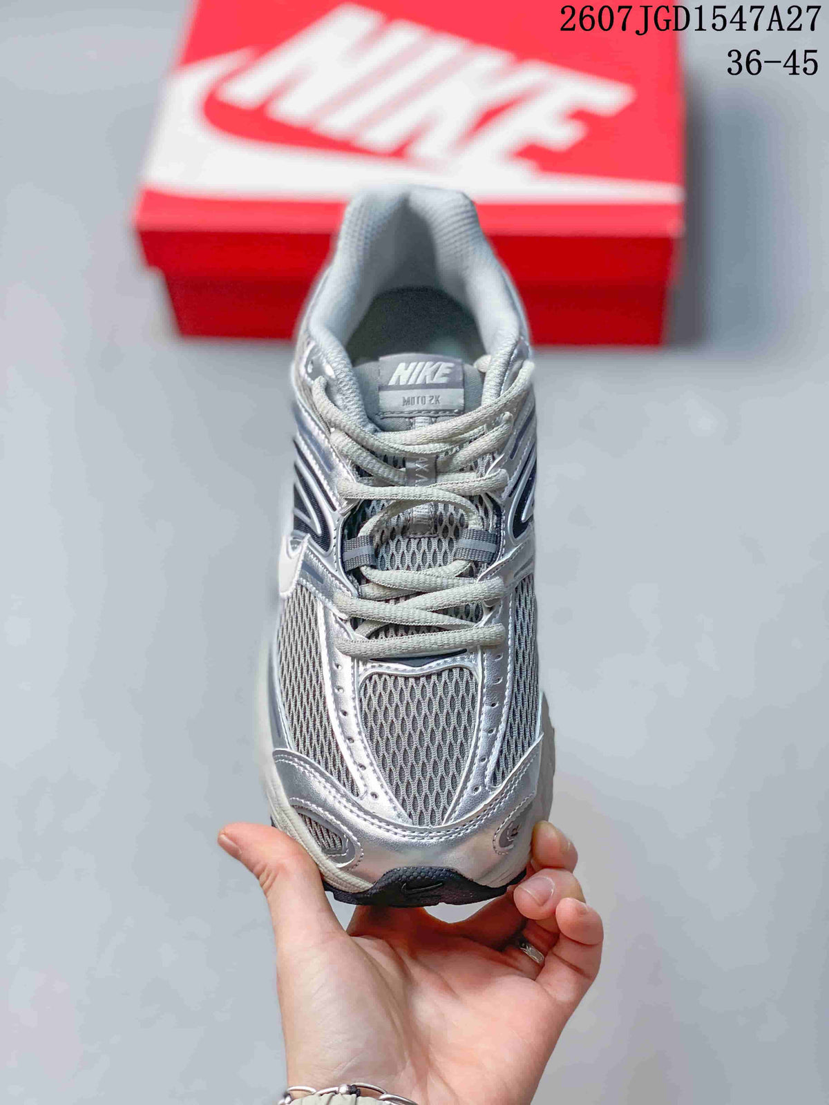 Nike Air Max Moto 2K Sneakers Silver Grey 712270OWE
