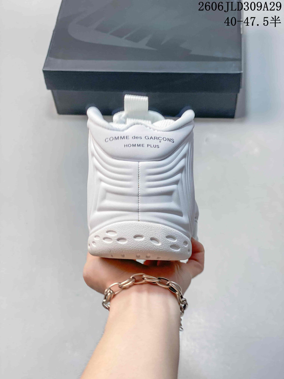 Nike Air Foamposite One White High-Top Basketball Sneakers