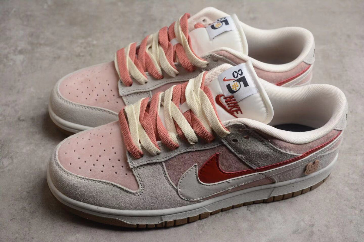Nike SB Low-Top Skate Shoes Pink White DO9457-100