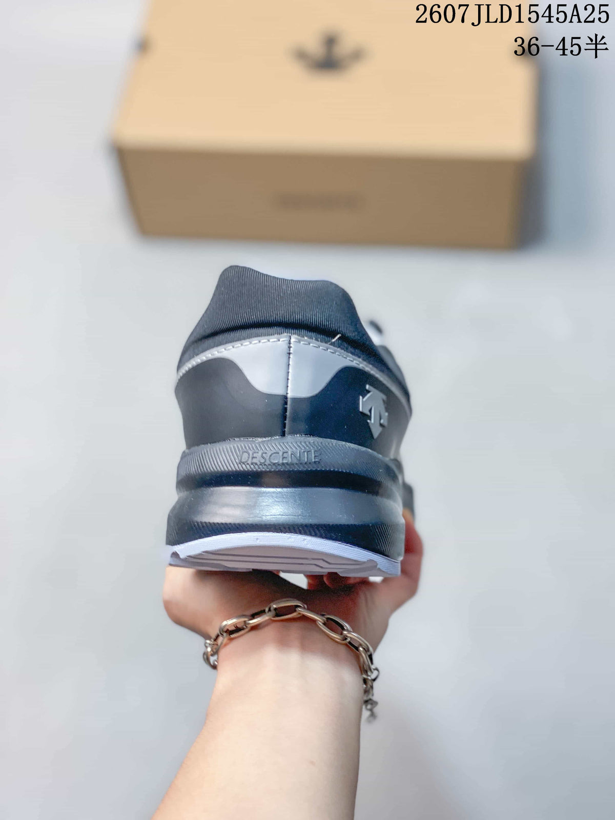 DESCENTE SHIELD Mantrix Gray Black Running Sneakers