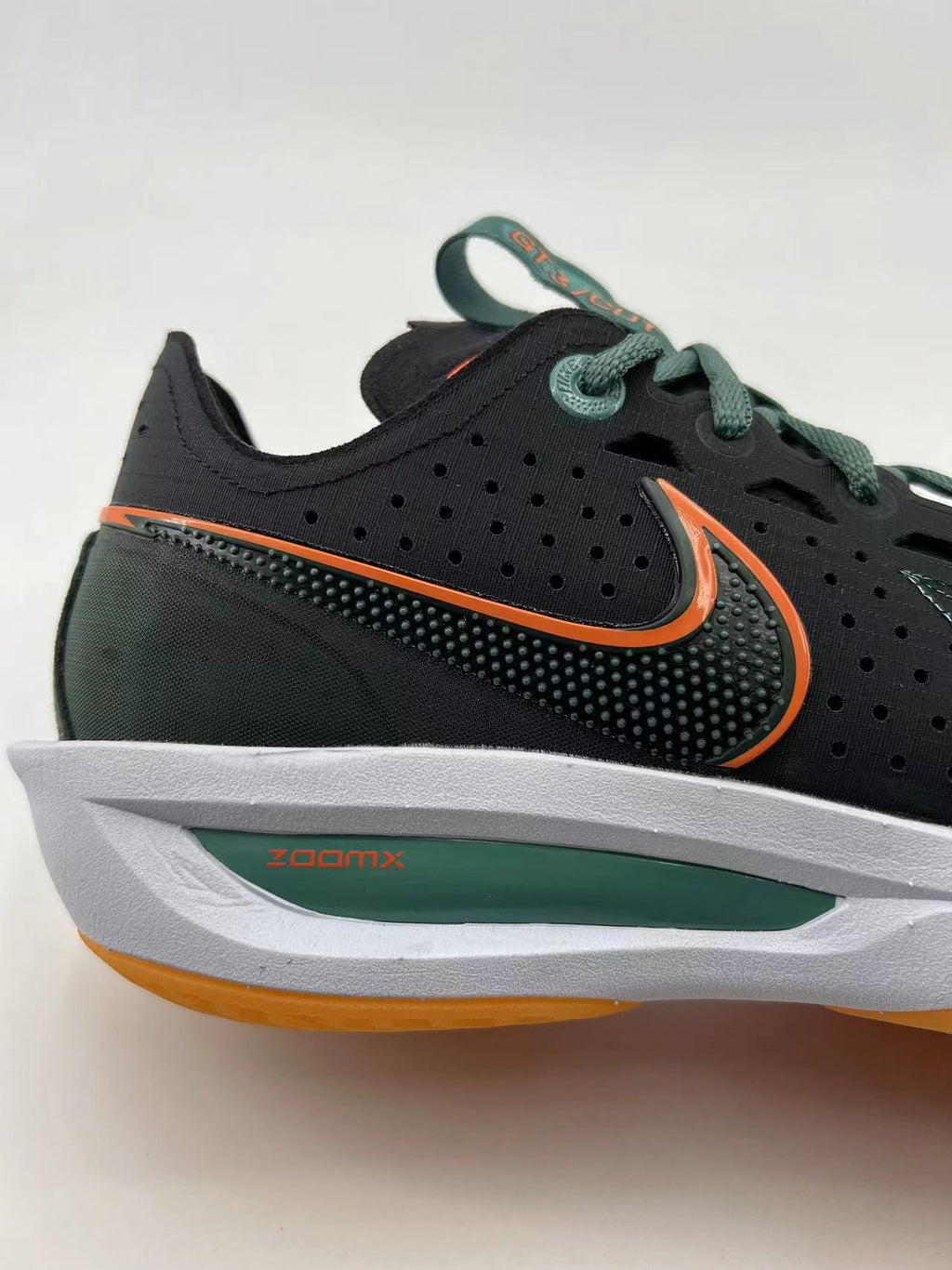 Nike GT Cut 3 Basketball Shoes Black Green DV2913-001