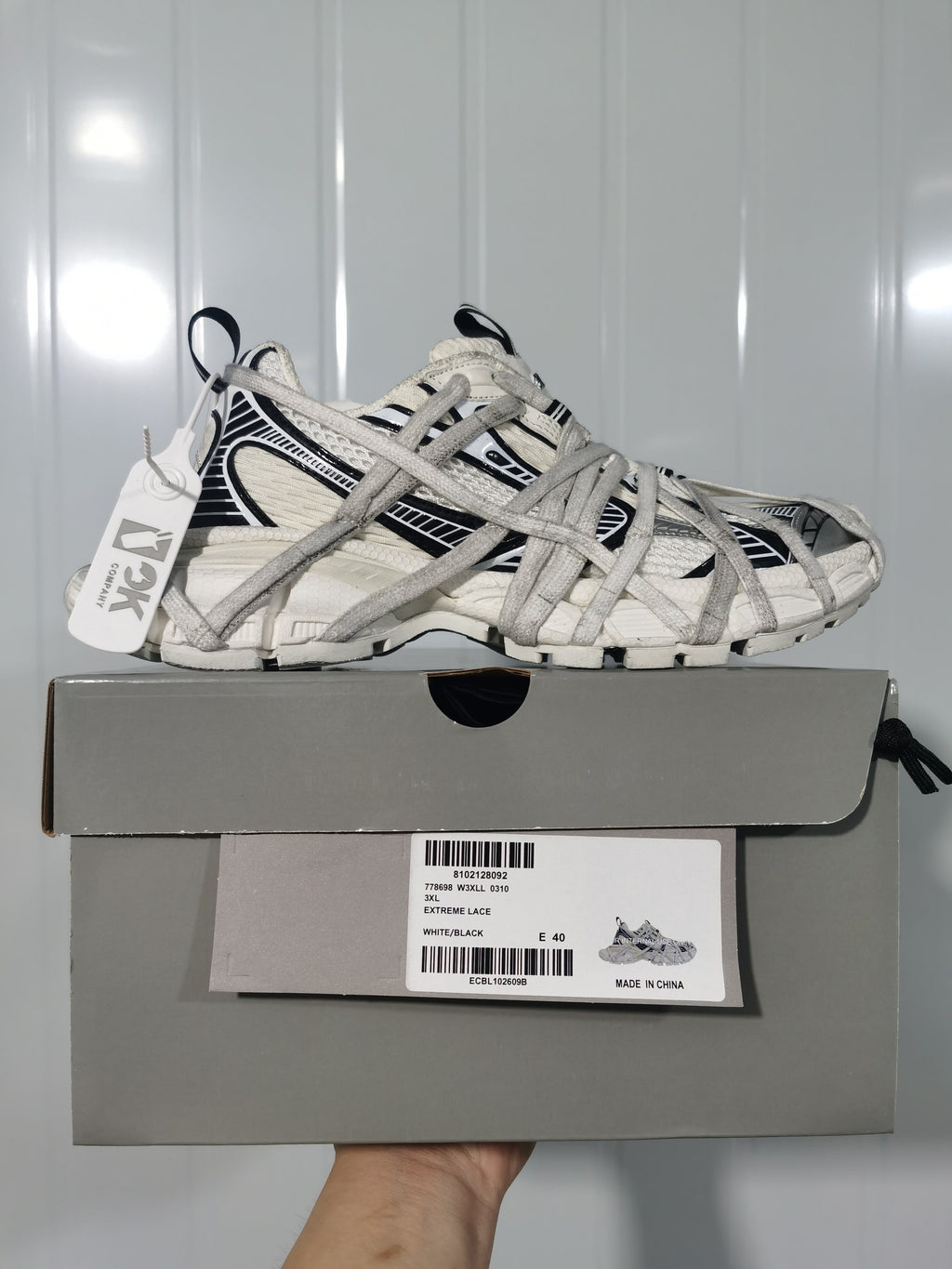 0310 White/Black Lace-Up Sneakers