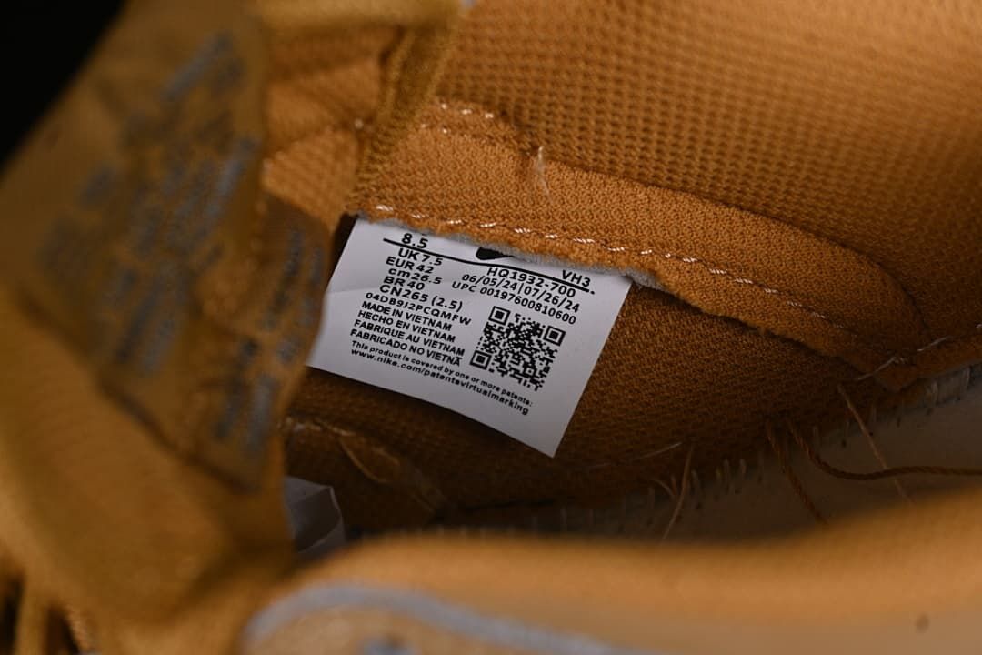 Nike SB Dunk Low Retro SE Wheat Sneakers HQ1932-700