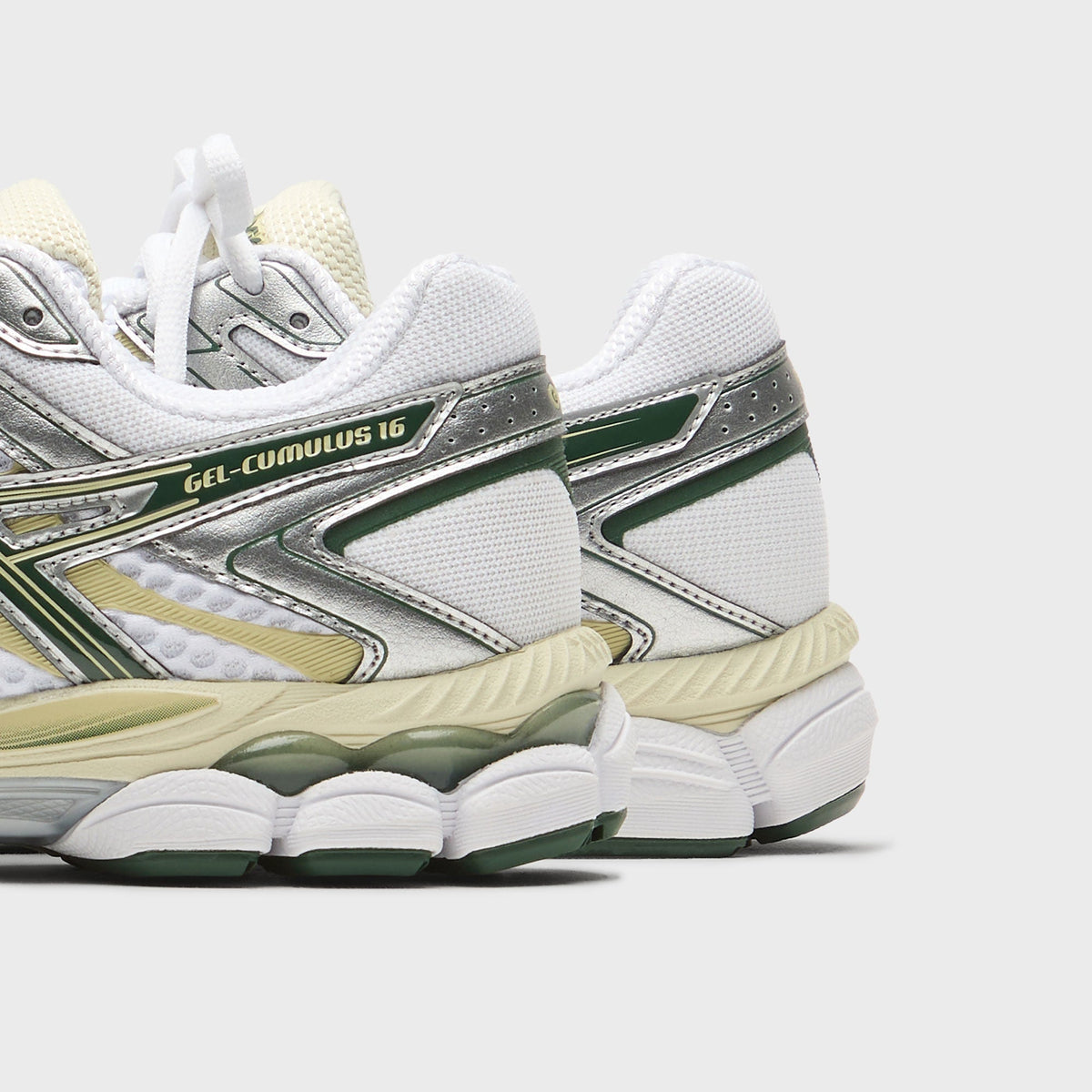 ASICS Gel-Cumulus 16 - White / Forest Night