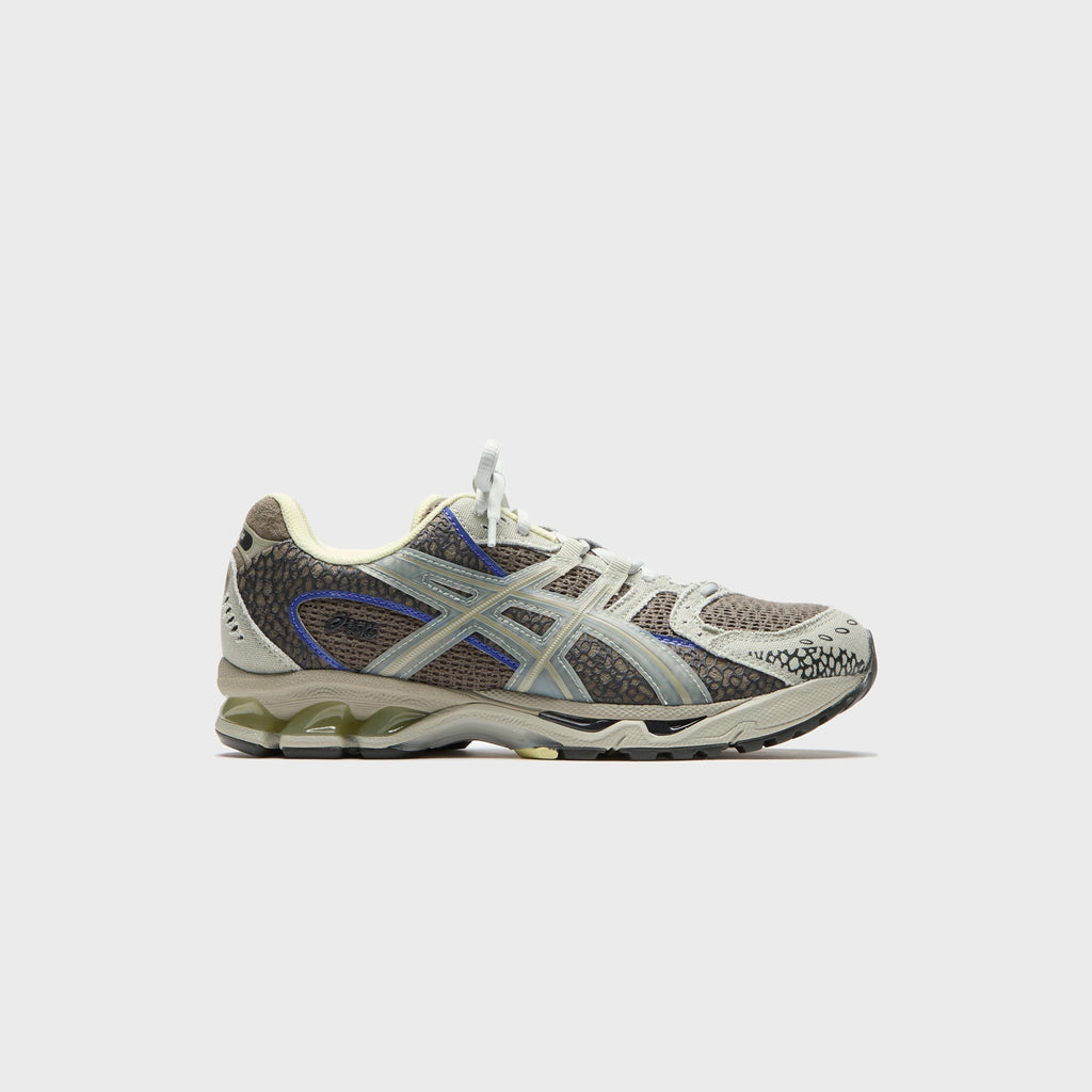 ASICS x 18 EAST Gel-Nimbus 10.1 - Canteen / Abbey Stone