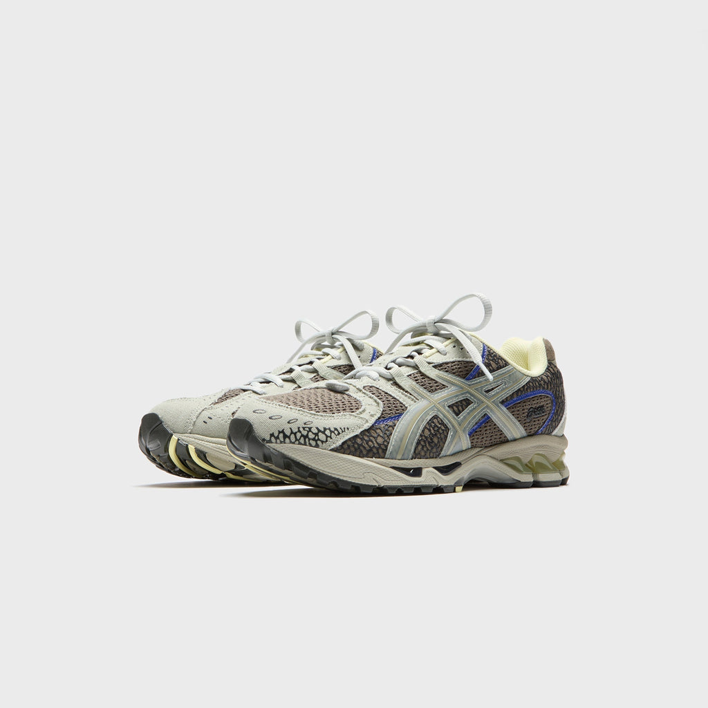 ASICS x 18 EAST Gel-Nimbus 10.1 - Canteen / Abbey Stone