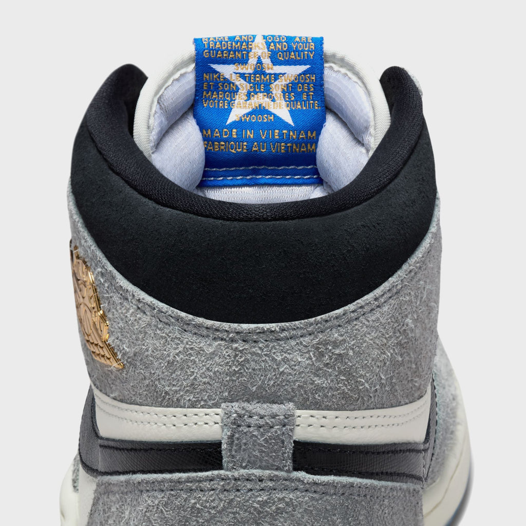 Jordan Air Jordan 1 Retro High OG - Cool Grey / Sail / Game Royal / Black