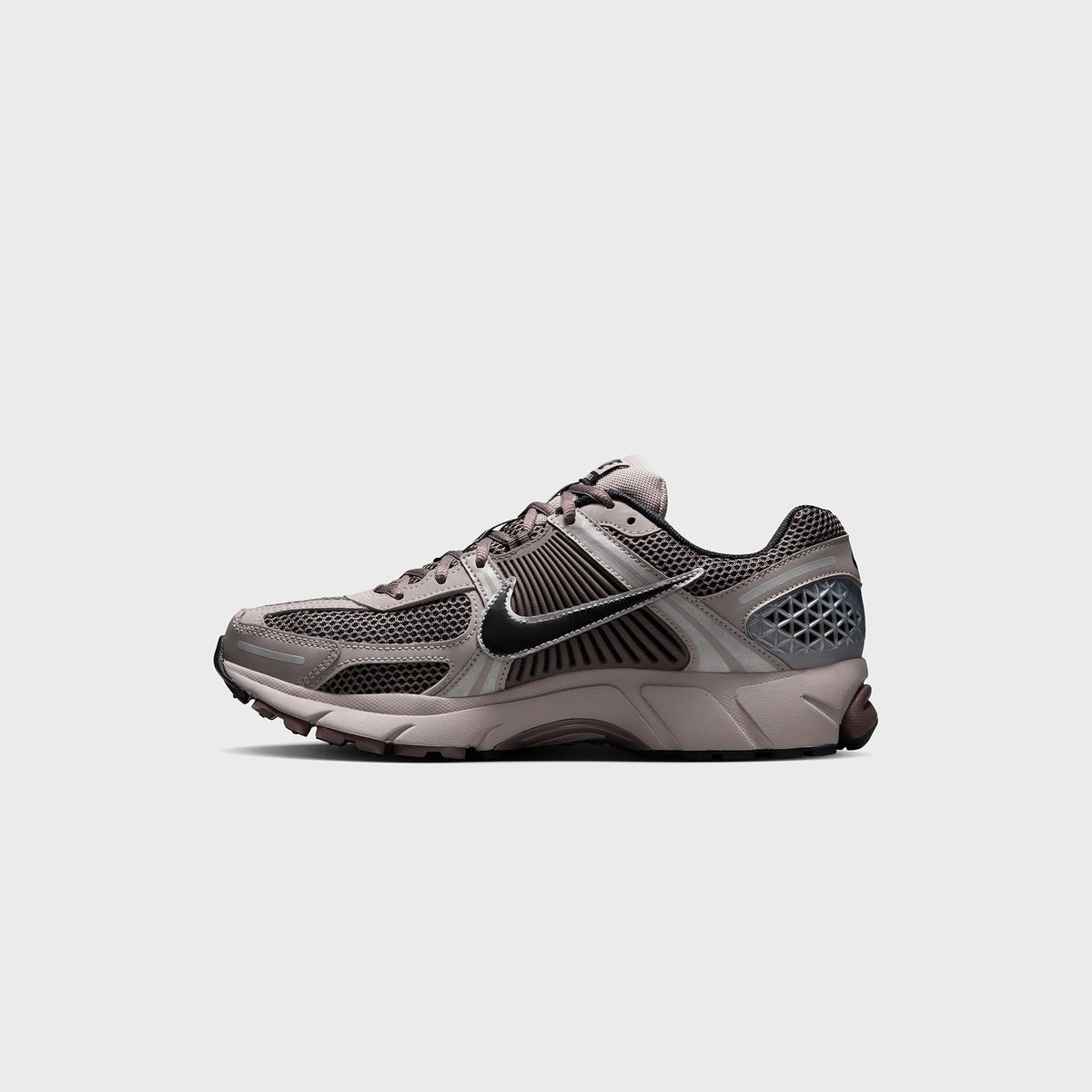 Nike Zoom Vomero 5 - College Grey / Black / Cave Stone