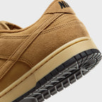 Nike Dunk Low Retro SE - Wheat / Black