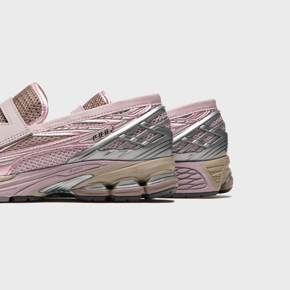 New Balance 1906 Loafer - Pink /  Metallic Silver